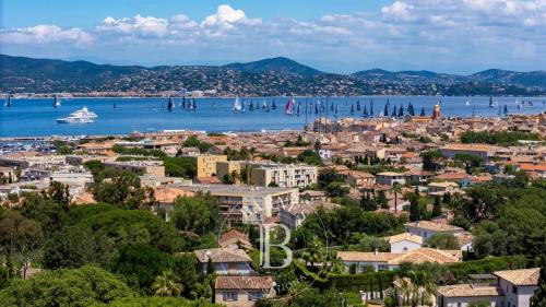 SAINT-TROPEZ - VILLA CONTEMPORAINE - 7 CHAMBRES